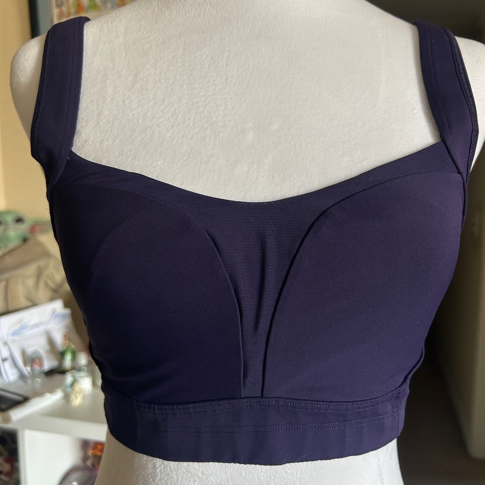 Lululemon bra size 34C. Good condition